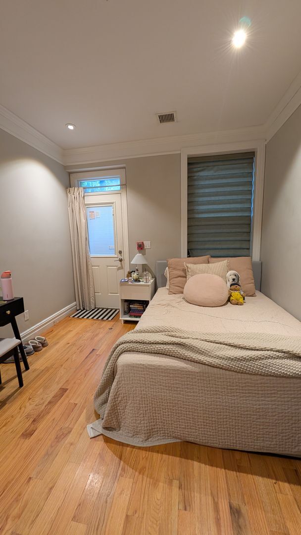Building Photo - Beautifully Designed Luxury 2-Bed/2-Bath in the South End