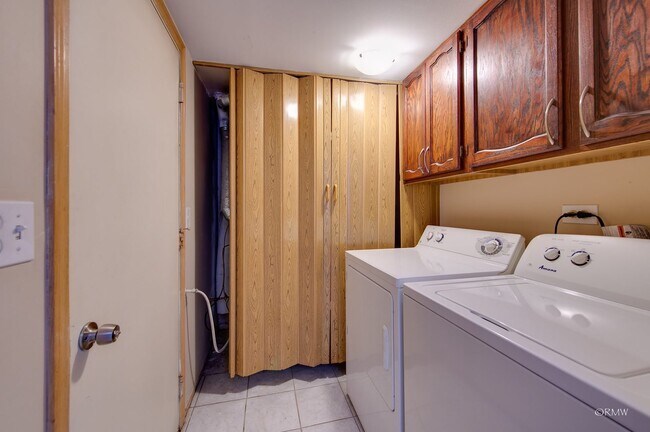 Building Photo - 224 Chesterfield Ct