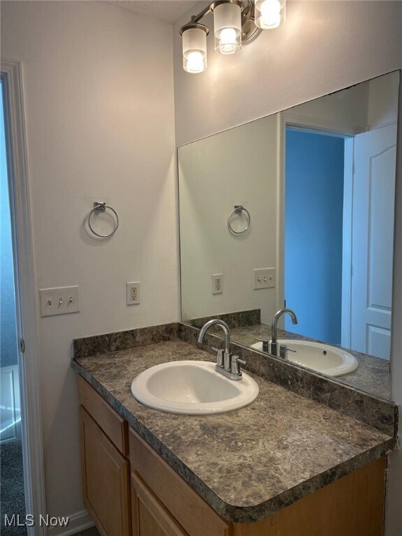 Building Photo - 3164 E 130th St