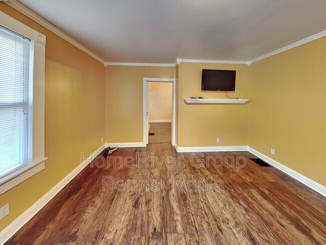 Building Photo - 1139 Ravine St