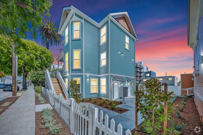 Building Photo - 2020 Dwight Way