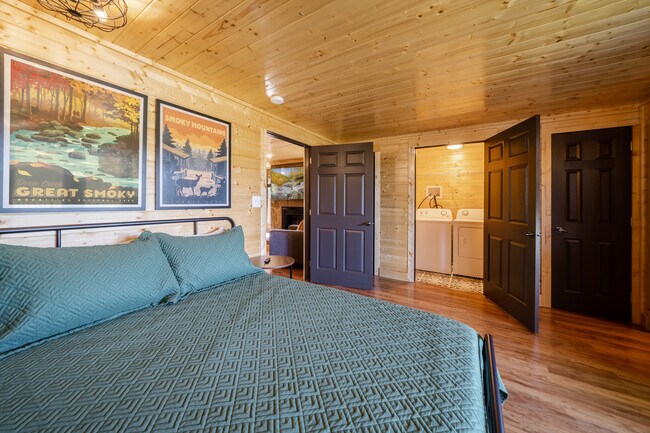 Building Photo - 4249 Dollys Dr