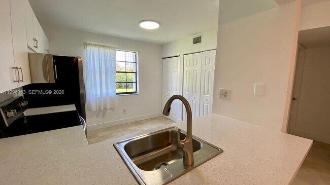 Building Photo - 3552 Magellan Cir