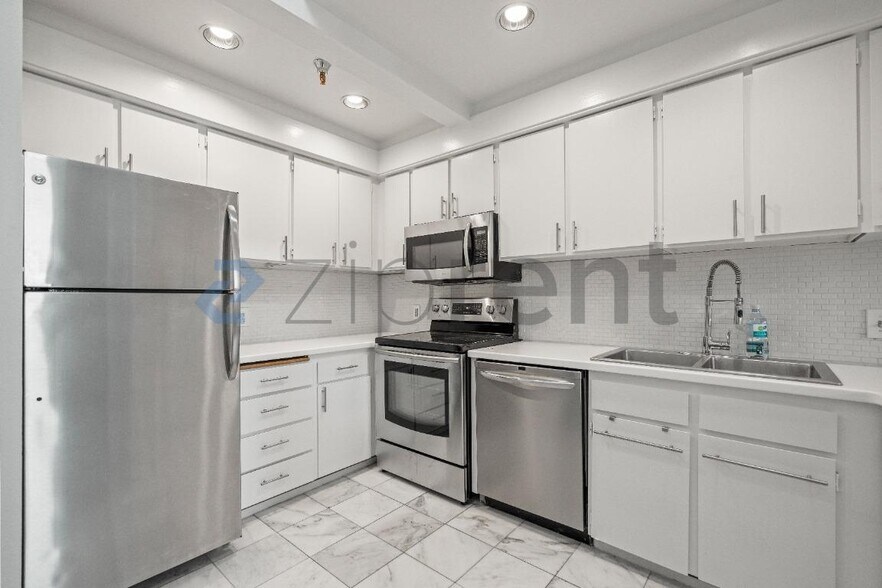 Building Photo - Unit Apt 16
