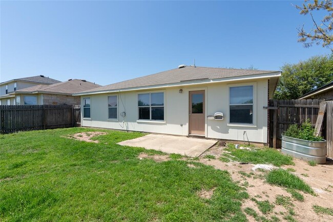 Building Photo - 245 Shale Dr