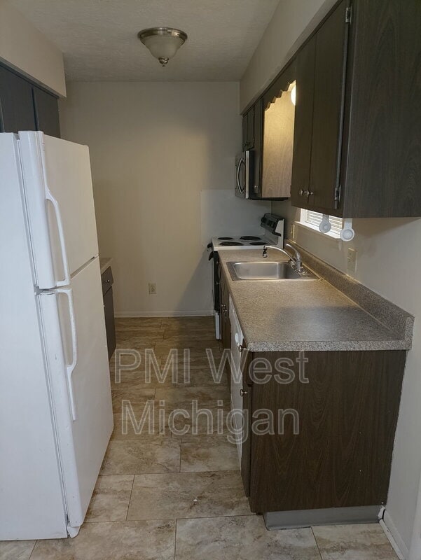 Building Photo - 4258 Bond St
