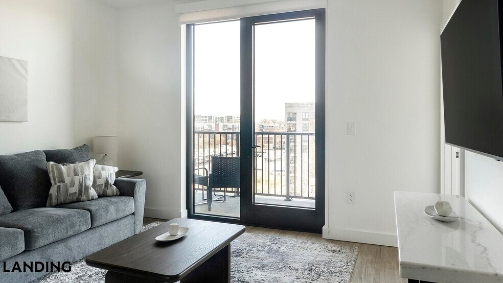 Building Photo - 1007 S Mint St