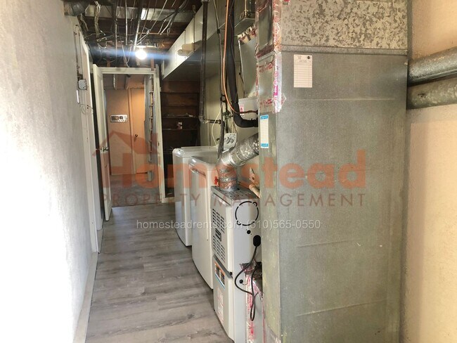 Building Photo - 288 N Oak Ave