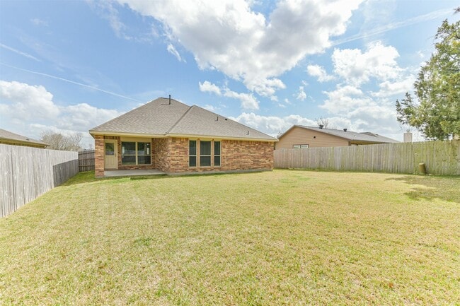 Building Photo - 419 Lazy Ln