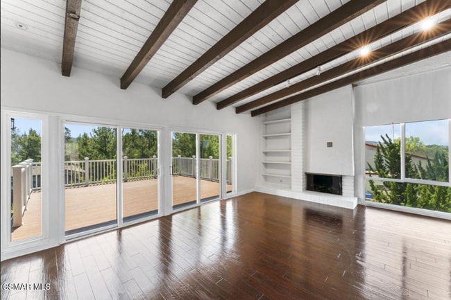 Building Photo - 4 bed, 2 1/2 bath home in the Racquet Club...