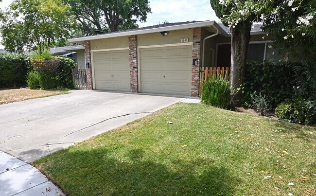 Building Photo - 1651 Cassiar Dr