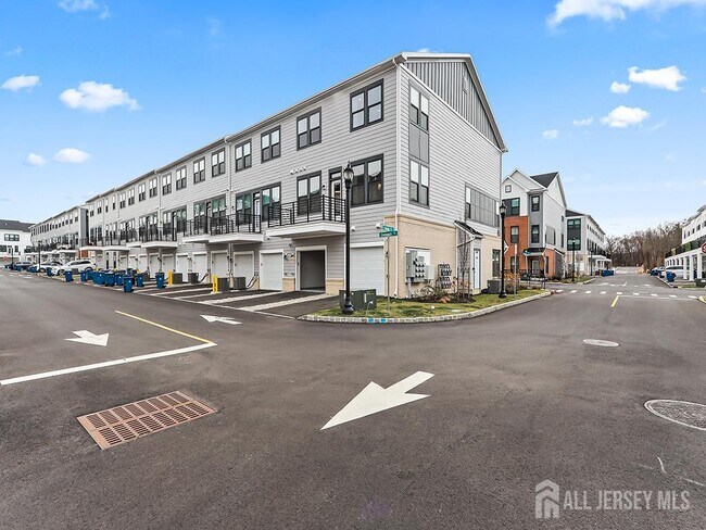 Building Photo - 715 Parker Blvd