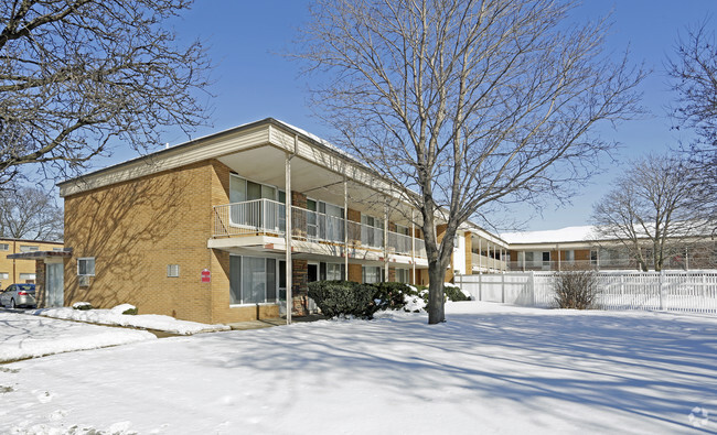Building Photo - Manor House Apartments