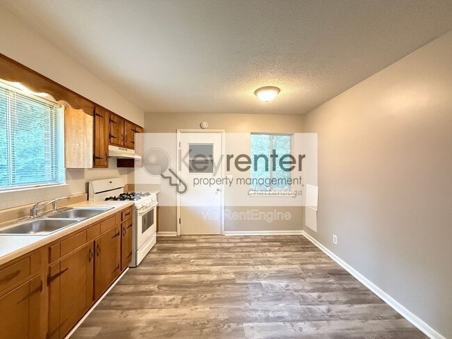 Building Photo - 4460 Norcross Rd