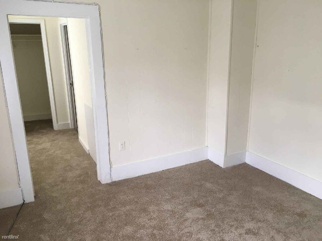 Building Photo - 2 br, 1 bath  - 2211 3rd Ave