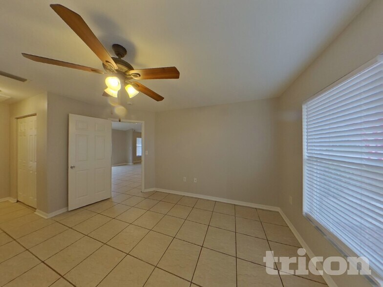 Building Photo - 1811 14th St W