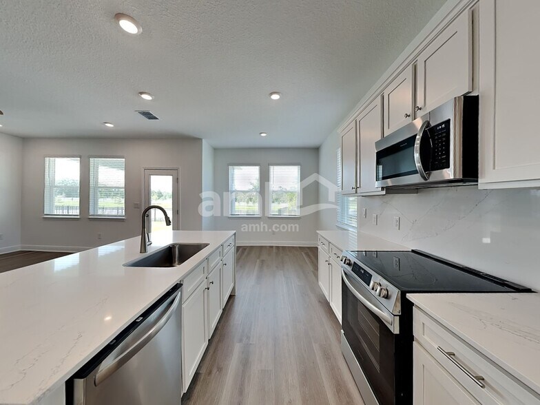 Building Photo - 14526 Cedar ml dr