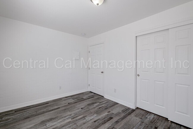 Building Photo - 130 8th St