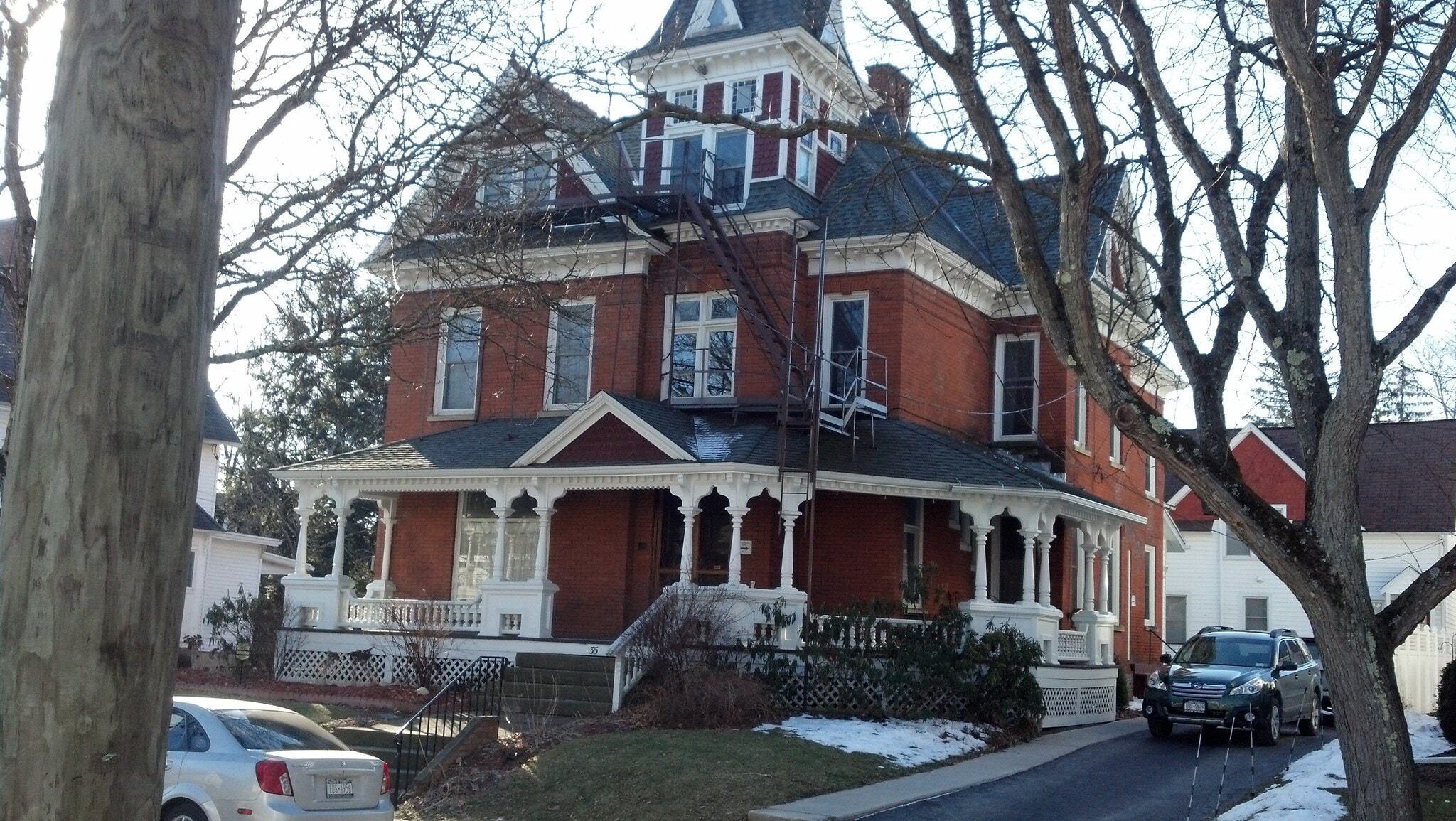 35 Ford - 35 Ford Ave