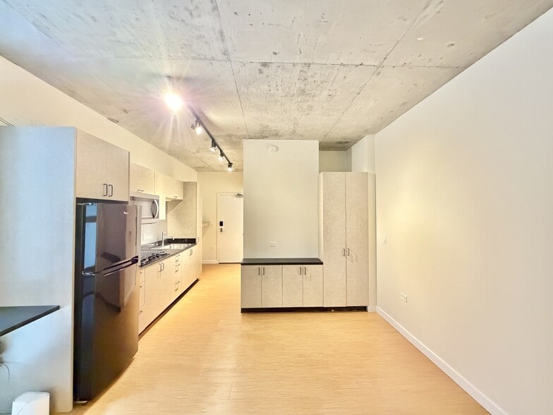 Building Photo - 1515 N Fremont St