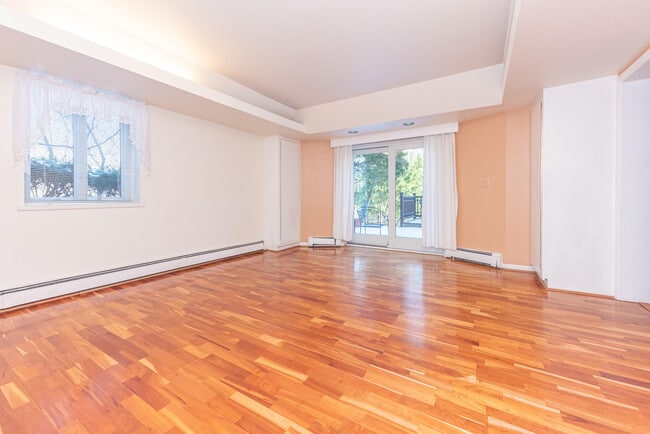 Building Photo - 1915 Geddes Ave