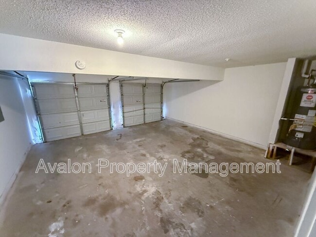 Building Photo - 282 Bonnes Dr SW