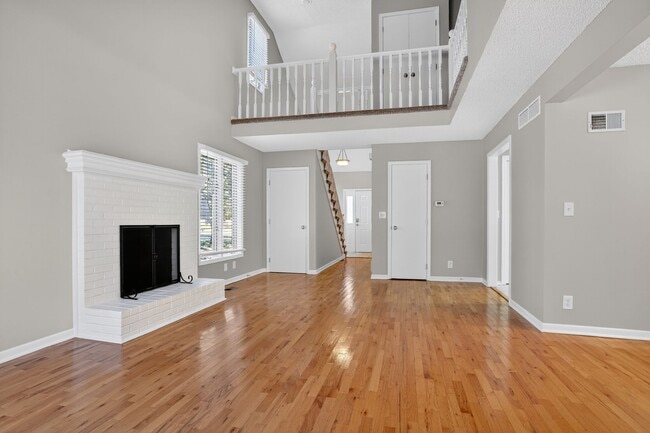 Building Photo - Renovated 3BR/2.5BA Townhome in Blue Valley Schools with Full Basement & 2-Car Garage
