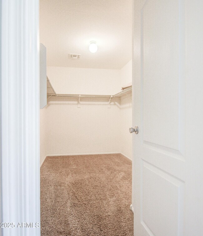 Building Photo - 4068 E Devon Dr