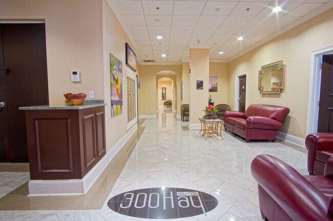 Building Photo - NEW LISTING!!!!!