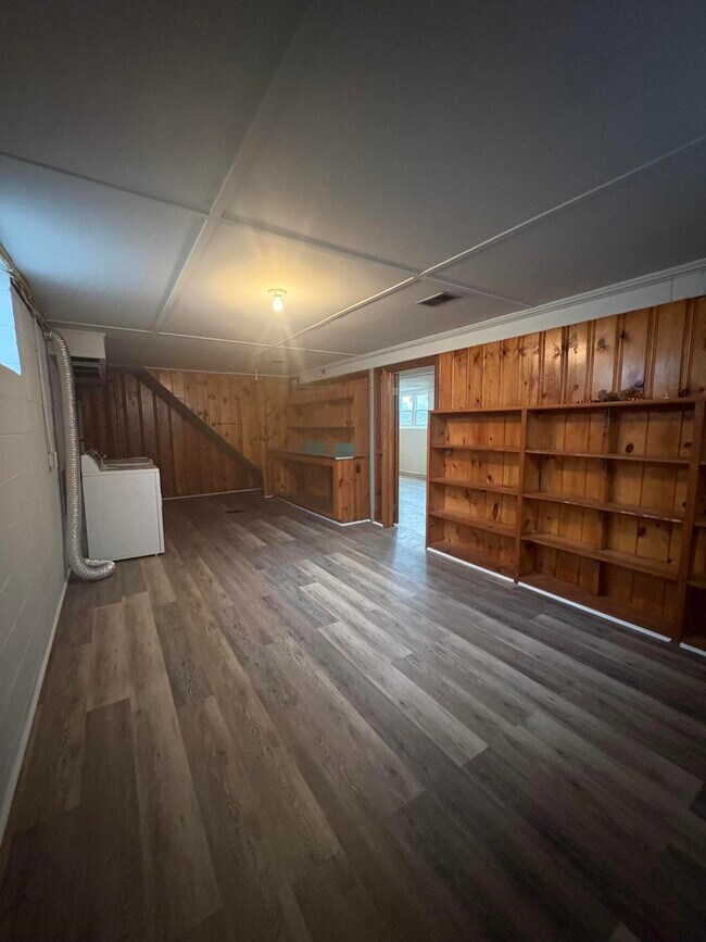 Building Photo - 1117 Meridian Dr