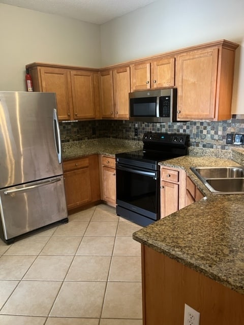 Building Photo - 28153 Chateau Dr