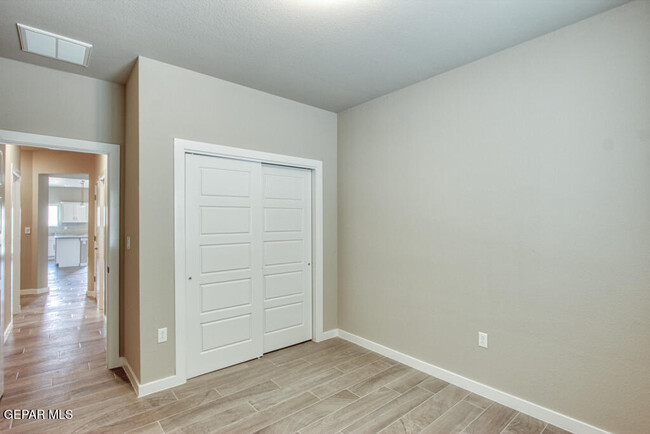 Building Photo - 14929 Tierra Crystal Ave