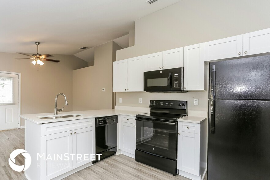 Building Photo - 1350 33rd St S