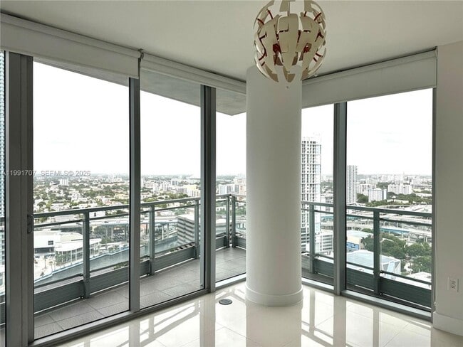 Building Photo - 92 SW 3rd St