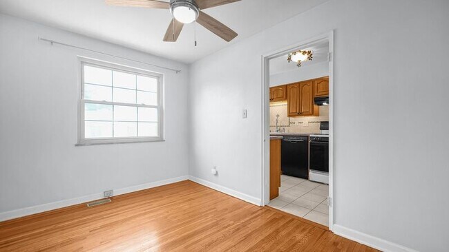 Building Photo - 1810 Northwest Ct