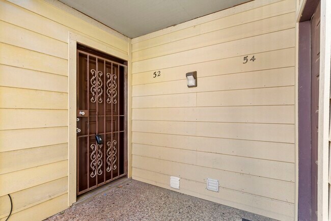 Building Photo - 9350 Country Creek St