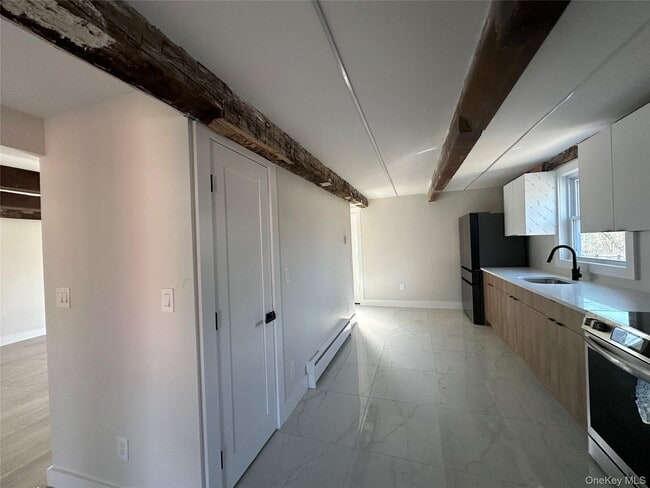 Building Photo - 1445 Burlingham Rd