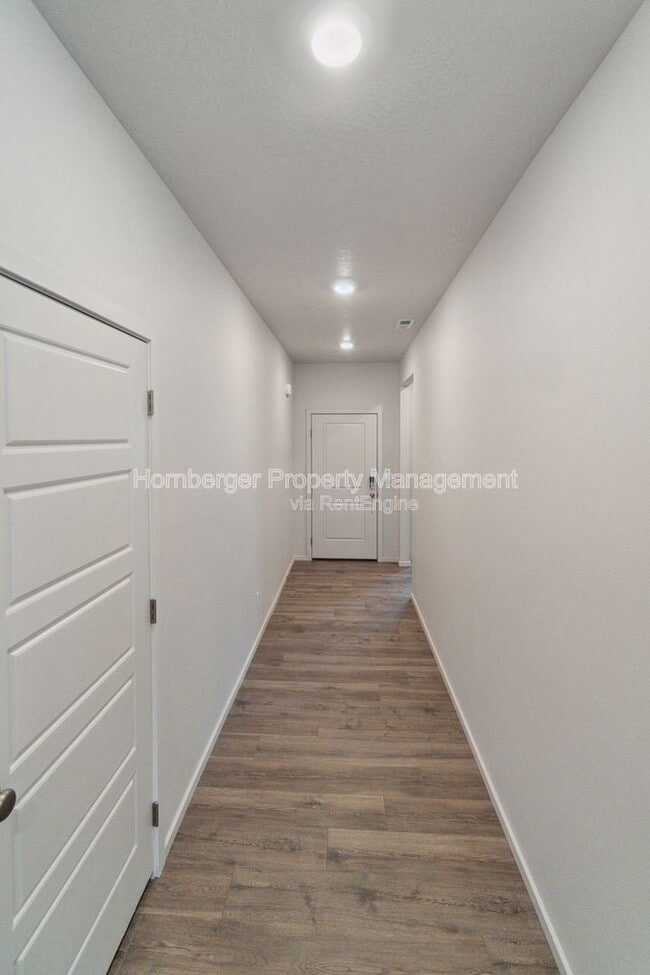 Building Photo - 5508 W Jamestown Ln