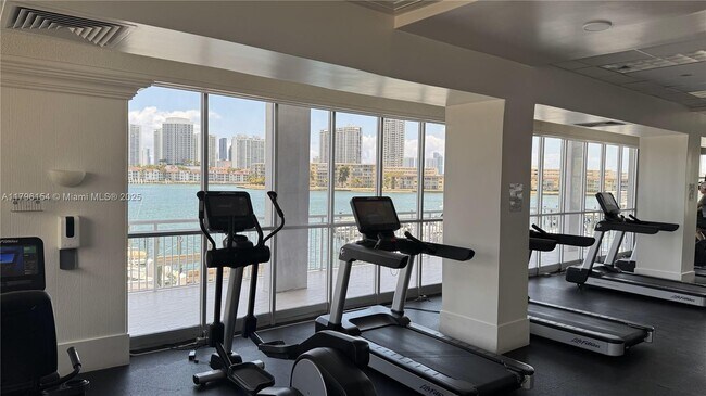 Building Photo - 18011 Biscayne Blvd