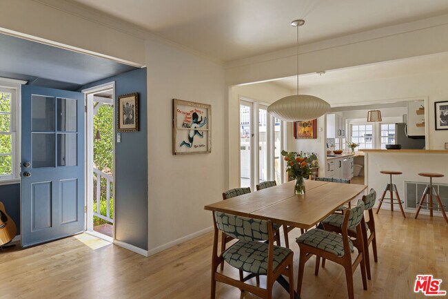 Building Photo - 8534 Walnut Dr