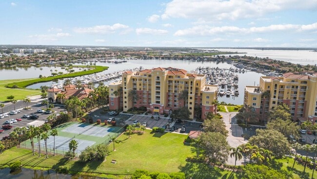 Building Photo - Gorgeous 2/2 + Den at Laguna in Riviera Dunes!