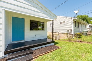 Building Photo - 2611 Andrews St