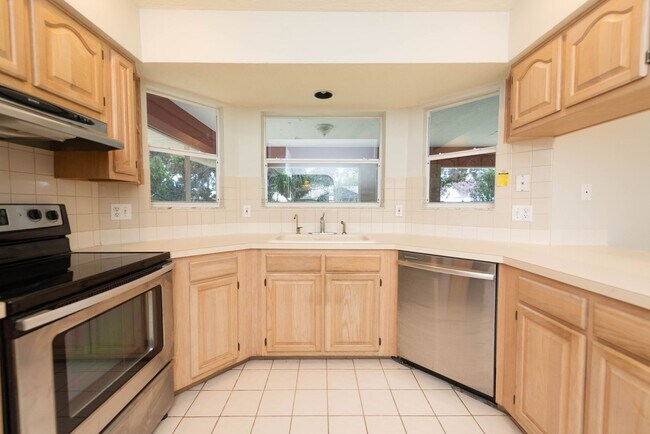 Building Photo - 1236 Buffing Cir SE