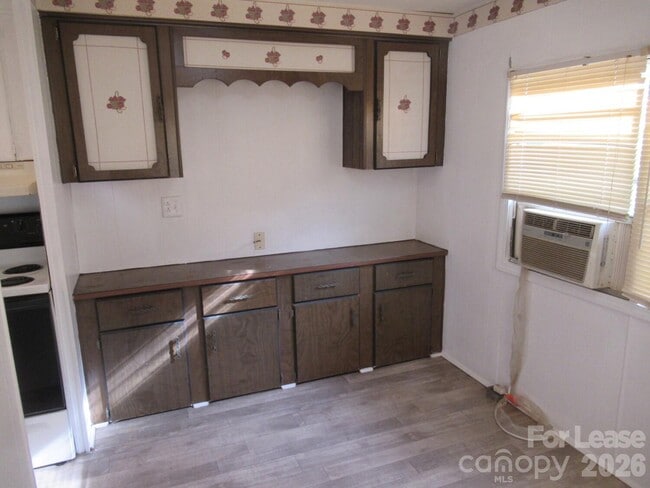 Building Photo - 6682 E North Carolina 150 Hwy