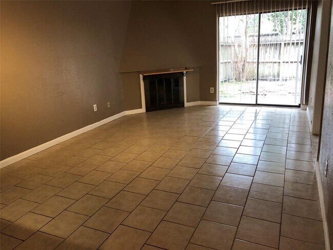 Building Photo - 10075 Westpark Dr