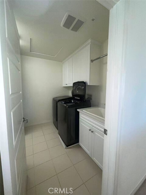 Building Photo - 13223 Stanton Dr
