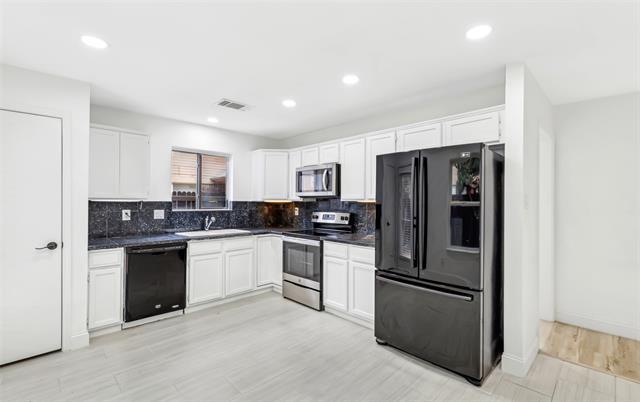 Building Photo - 783 Eiffel Dr