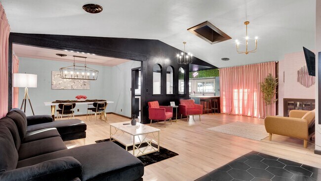 Building Photo - 3/2 Ardmore Near Mercy Hospital, Shopping, and Eats!