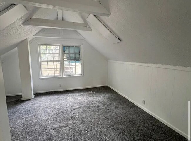 Building Photo - 210 N Lincoln Ave