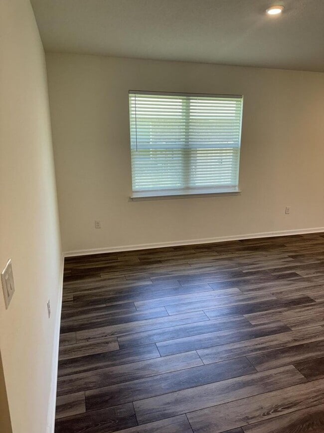 Building Photo - Charming 4 bedroom 3 bathroom in Yellow River Ranch